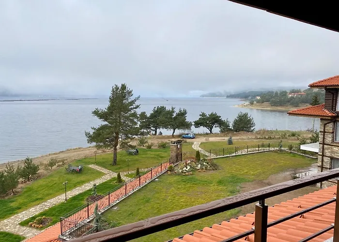 комплекс оазис Апартхотел Доспат